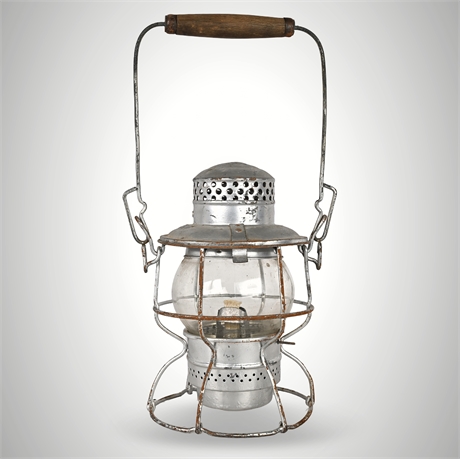 Canadian Pacific Railway Tall-Globe Lantern by Hiram L. Piper Co.