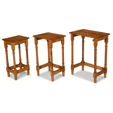 Wood Nesting Tables Set of Three, Turned Legs
