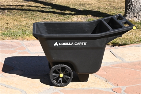 Gorilla Carts 140L Poly Yard Cart