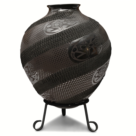 Lucie Soto Large Corrugated Mata Ortiz Blackware Olla — Rare, Signed, Iron Stand
