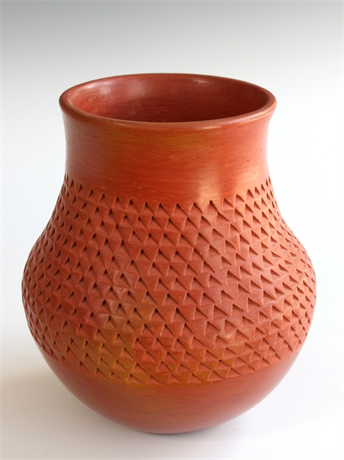 Garnet Pavatea - Handcrafted Hopi Pottery