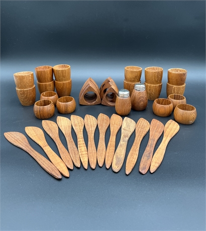 WOODEN HOSTESS ACCESSORIES