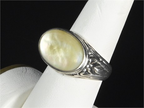 Sterling Silver & Mother of Pearl Ring