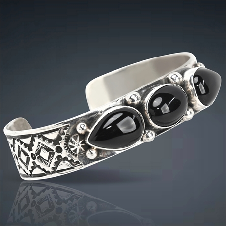 Geneva Ramone Navajo Cuff