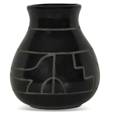 George & Georgene Garrett Santa Clara-Style Black-On-Black Pottery Vase – 1990