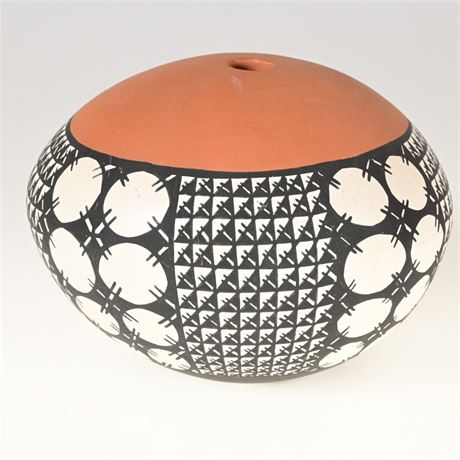 Fine Acoma Seed Pot by Jean Ortiz