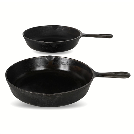Vintage Cast Iron Skillets No. 5 & No. 7 — USA Made, Heat Ring Pair