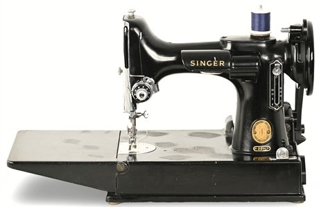 1957 Singer Featherweight 221 Sewing Machine