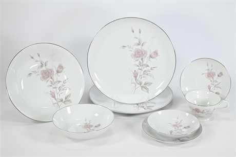 Laura Fine China Service for 8+