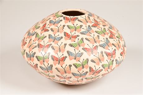 Mata Ortiz Butterfly Pot by Celia Lopez