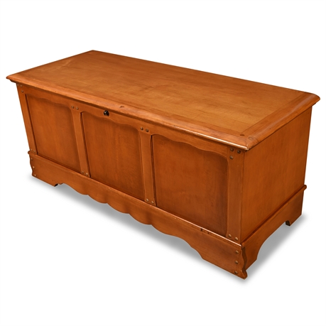 Vintage Lane Cedar Chest Style 2195 – 1974, Solid Wood, Felt-Lined Tray