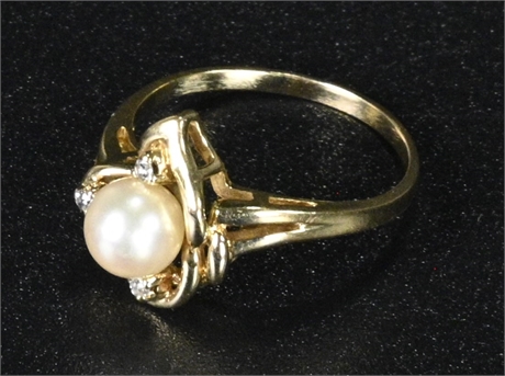 14k Diamond & Pearl Ring