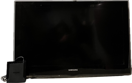 32" SAMSUNG WALL MOUNT TV