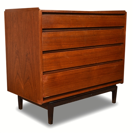 Mid-Century Danish Teak Four-Drawer Chest, in the Manner of Henning Jørgensen