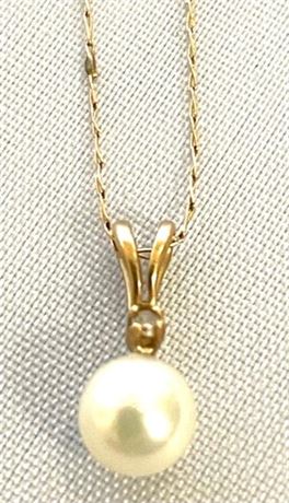14K Gold Necklace with Pearl and Diamond Pendant
