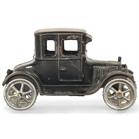 American Cast Iron Coupe Toy, c.1920s — Heavyweight Charm on Six Spokes