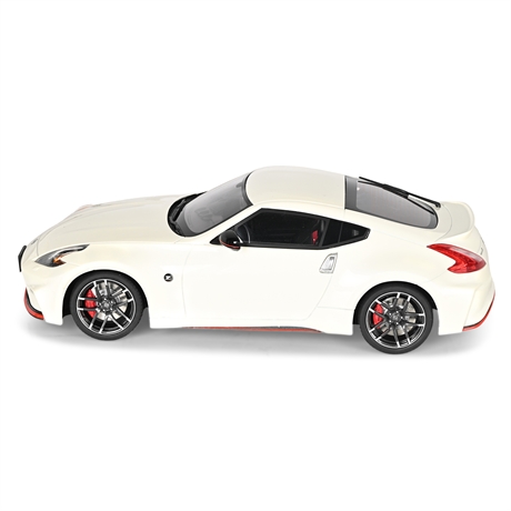 GT Spirit 1:18 Nissan 370Z Nismo (White) Resin Model — GT042