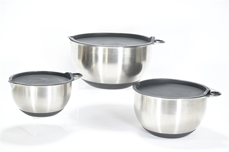Stainless Steel Pampered Chef Mixing Bowls with Lids
