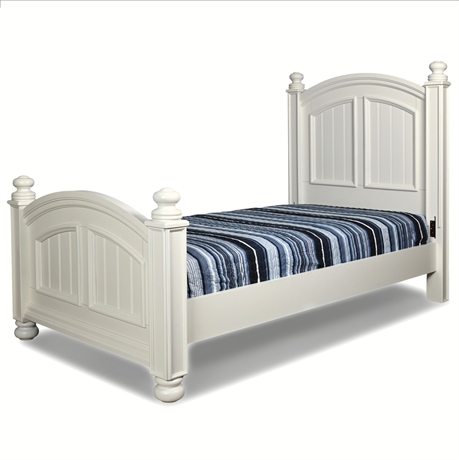 Farmhouse Bay Bed with Sealy Essentials® Mattress