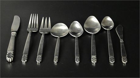 International Stainless Deluxe "Norse" Flatware with Case