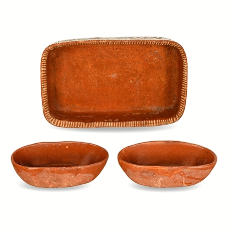 Mexican Redware Pottery Trio — Bandera-Style Serving Tray & Two Bowls