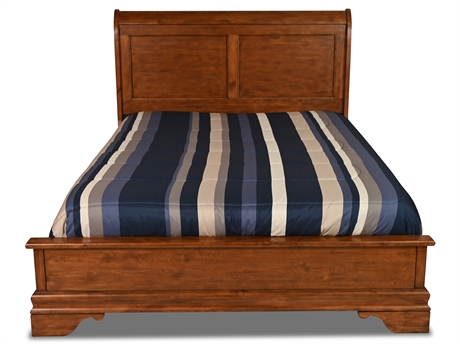 Kincaid 'Chateau Royale' Queen Bed