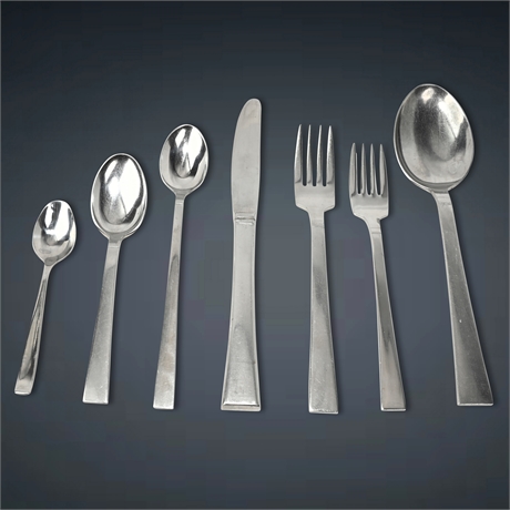 Swendia Flatware Set