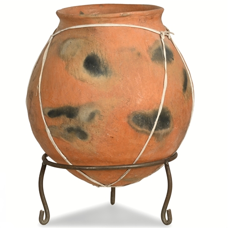 Tarahumara Pot with Iron Stand