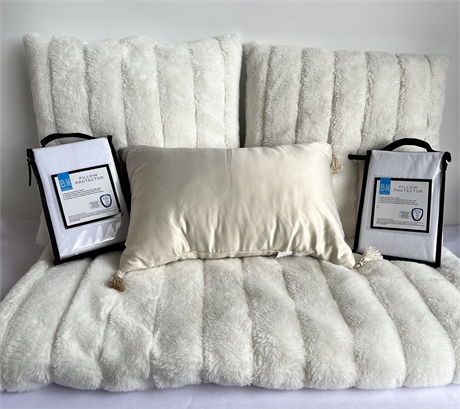 PLUSH BEDDING SET