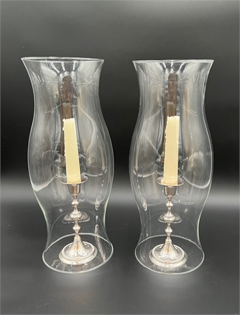 HURRICAN LAMPS AND SILVER-PLATED CANDLE STICKS