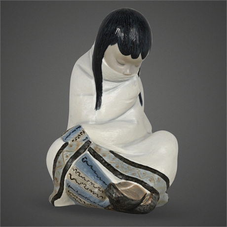 Lladro “Pensive Eskimo Girl” – Gres Porcelain, 1985