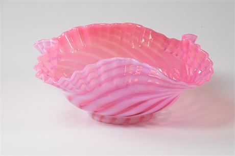 Fenton Cranberry Swirl Optic Bowl