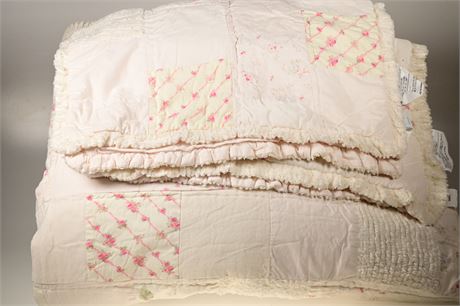Simply Shabby Chic Comforter and 2 Pillow Shams