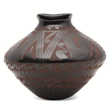 Socorro Reyes Mata Ortiz Blackware Jar – Two-Tone Geometric Design