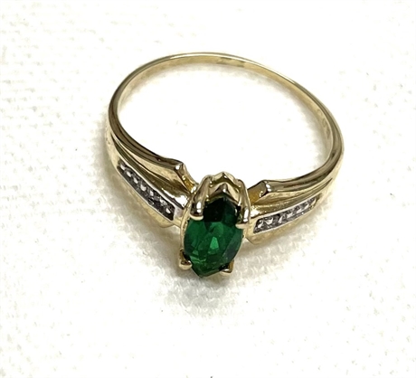10k Emerald Ring