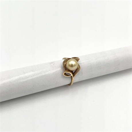 GOLD CULTURED PEARL RING