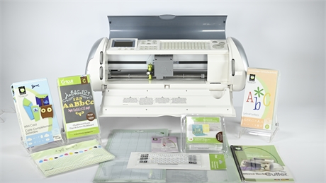Cricut Expression CRE0001 with Accessories