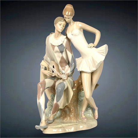 17" Lladro 'Romance' Porcelain Sculpture