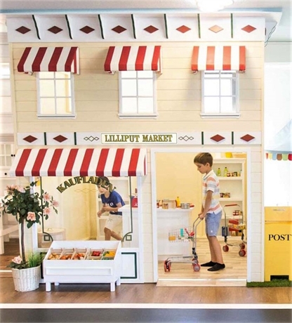 Lilliput Main Street Grocery Market Play Home