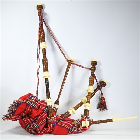 Bagpipes with Case