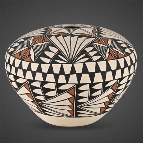 Laguna Pueblo Pottery Jar – Geometric Polychrome Design