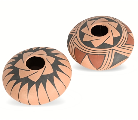 Pair of Elisa Ortiz Mata Ortiz Seed Jars – Mexico, Hand-Painted