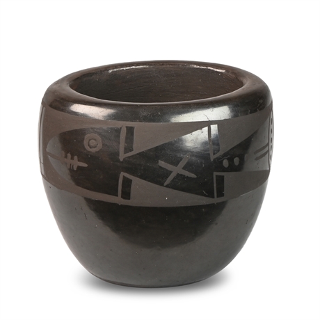 San Ildefonso Pueblo Small Pot by Elvis "Tsee-Pin" Torres