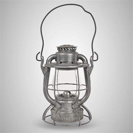 Dietz “Vesta” Railroad Lantern – Boston & Maine R.R., Clear Globe