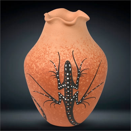 Zuni Pueblo Lizard Pot by Cellicion