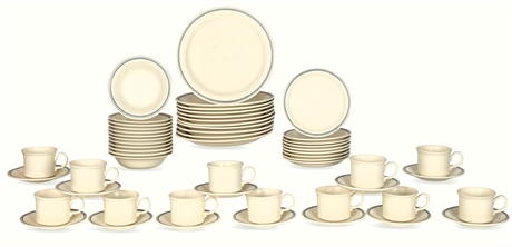 Royal China 'Majestic' Dinnerware