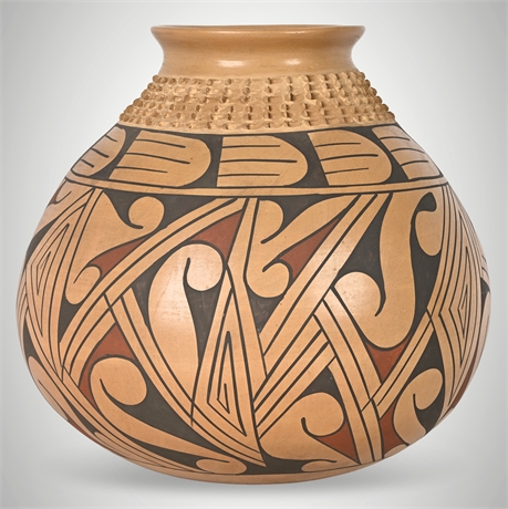 Luis M. Bugarini Mata Ortiz Hand-Coiled Corrugated Olla, 10"