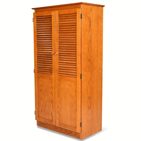 5' Mission-Style Louvered Door Cabinet - Oak