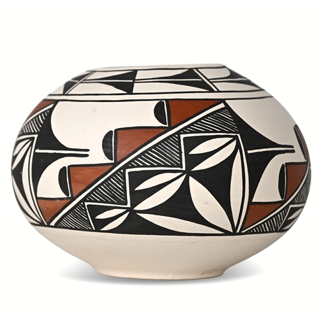 Isleta Pueblo Pottery Jar by Elisabeth Olguin – Geometric Design