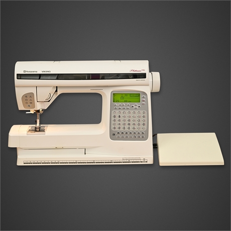 Husqvarna Viking Platinum 770 Sewing Machine w/ Feet & Case